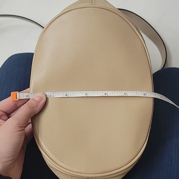 Michael Kors Brooke Medium Tan Bucket Crossbody Bag | Pebbled Leather Purse - Picture 12 of 12